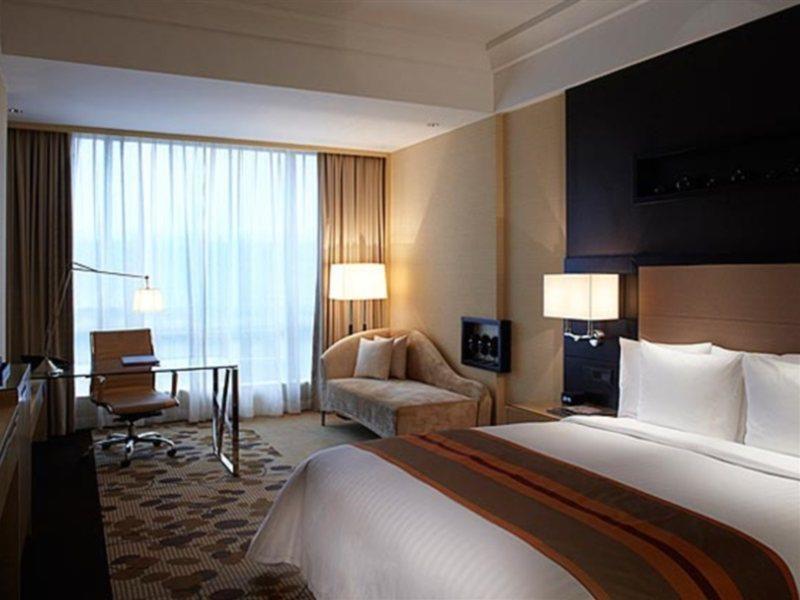 Courtyard By Marriott Shanghai Central Exterior foto